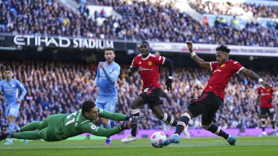 El City somete 4-1 al United en el clásico de Manchester