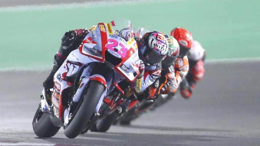 Bastianini gana por sorpresa en Catar con Marc Márquez de quinto