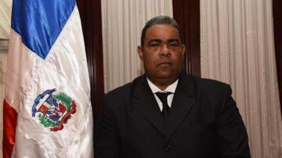 Muere juez de La Vega que se habría disparado en la cabeza