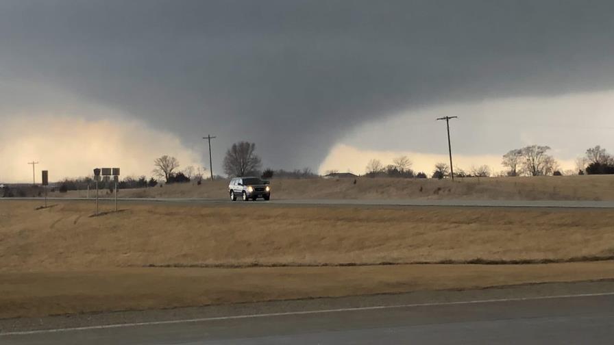 Un gran tornado deja seis muertos en el centro de Iowa