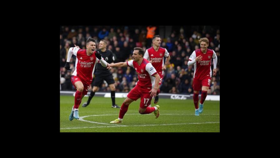 El Arsenal supera 3-2 a Watford en la Premier y vuelve a zona Champions