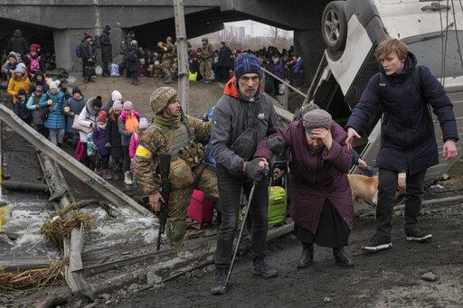 Ucrania intenta evacuar ciudad bajo asedio ruso