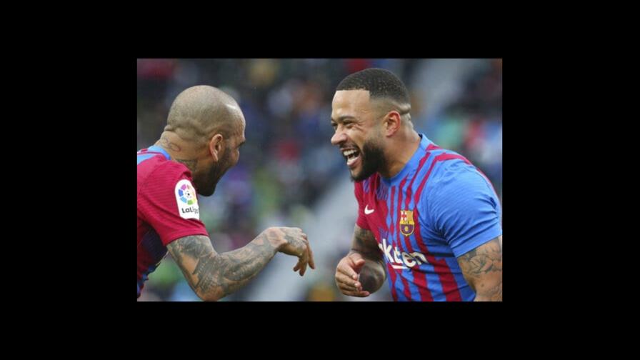 El Barça sufre para vencer 2-1 a Elche y sigue en alza en LaLiga El Barça sufre para vencer 2-1 a Elche y sigue en alza en LaLiga