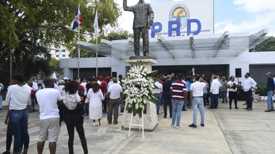 Perredeístas conmemoran 85 aniversario del natalicio de su líder Peña Gómez