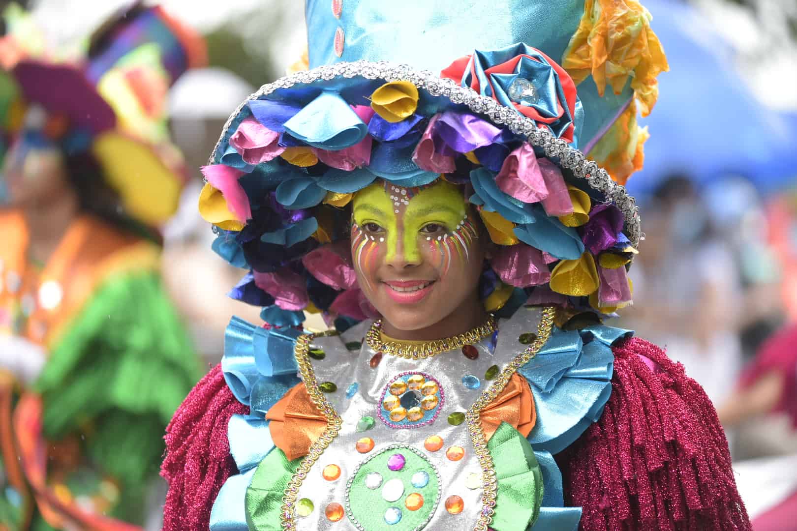 El color y la belleza de la mujer dominicana hizo presencia en el desfile de Carnaval.