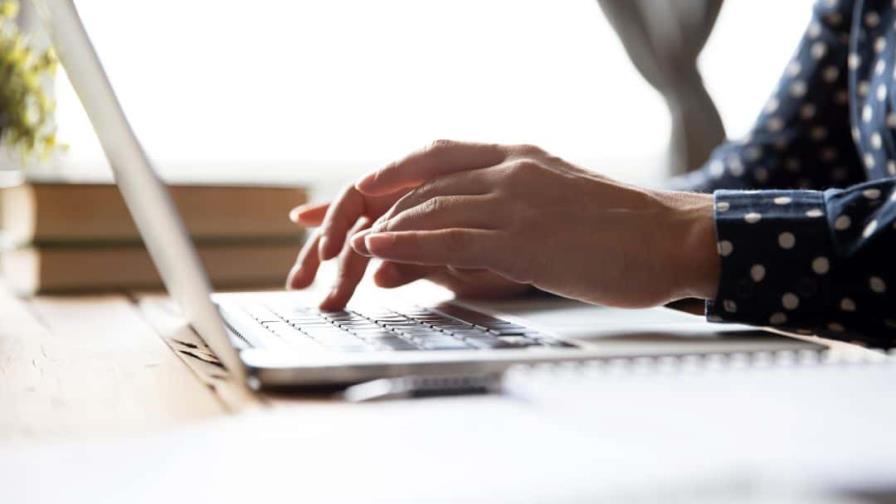 Estudio de LLYC revela “infravaloración” de mujeres líderes frente a los hombres en redes sociales Estudio de LLYC revela “infravaloración” de mujeres líderes frente a los hombres en redes sociales