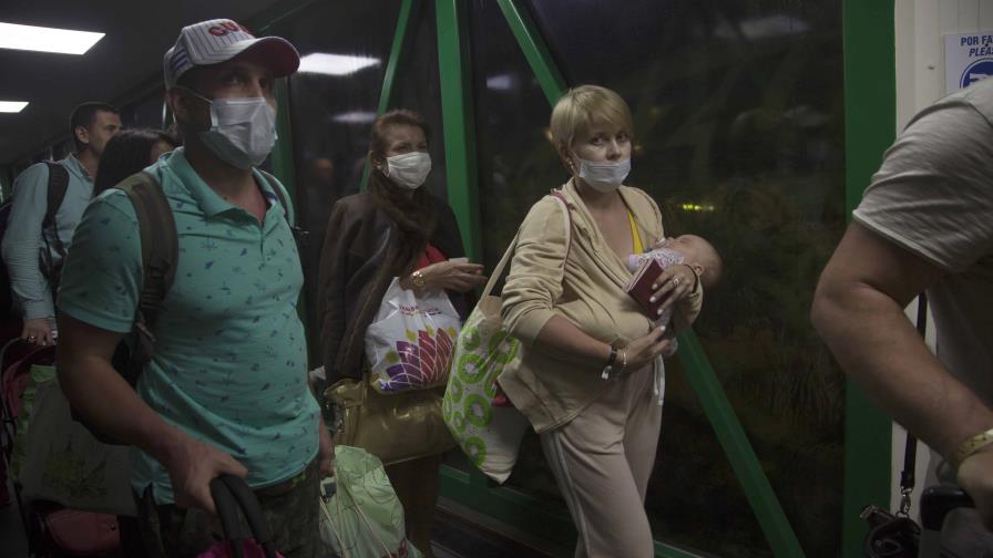 Retornan a turistas rusos varados en República Dominicana y Cuba