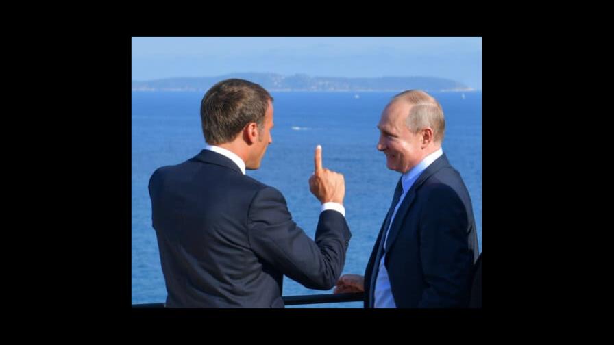 Emmanuel Macron mantiene línea abierta con Putin durante la guerra