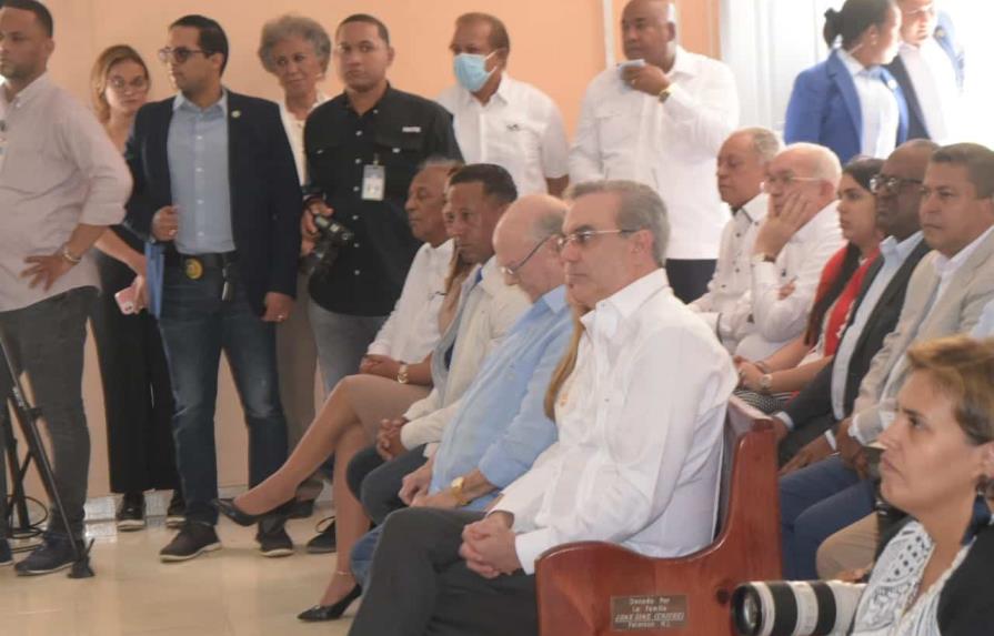 Presidente Luis Abinader, PRM y PRD recuerdan el natalicio de Peña Gómez