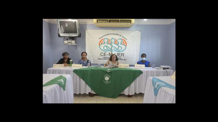 Mujeres no quieren felicitaciones sino que cumplan promesas