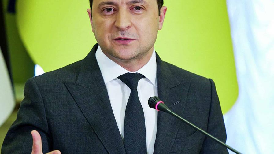 Zelenski responde a Putin que no acepta su ultimátum y pide diálogo