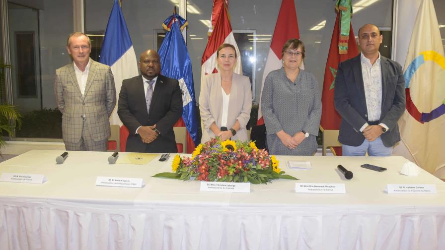 Presentan programa por mes de la Francofonía