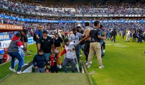 Capturan a 10 hombres por violencia en partido de la liga mexicana de fútbol