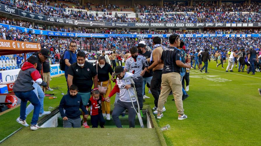 Capturan a 10 hombres por violencia en partido de la liga mexicana de fútbol