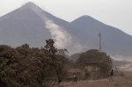 Evacuan poblado en Guatemala por erupción de volcán de Fuego Evacuan poblado en Guatemala por erupción de volcán de Fuego