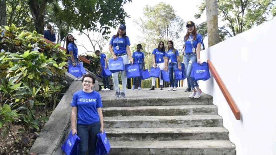 PUCMM realiza feria de carreras “Open House 2022”