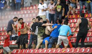 Una decena de detenidos por violencia en partido de fútbol en México
