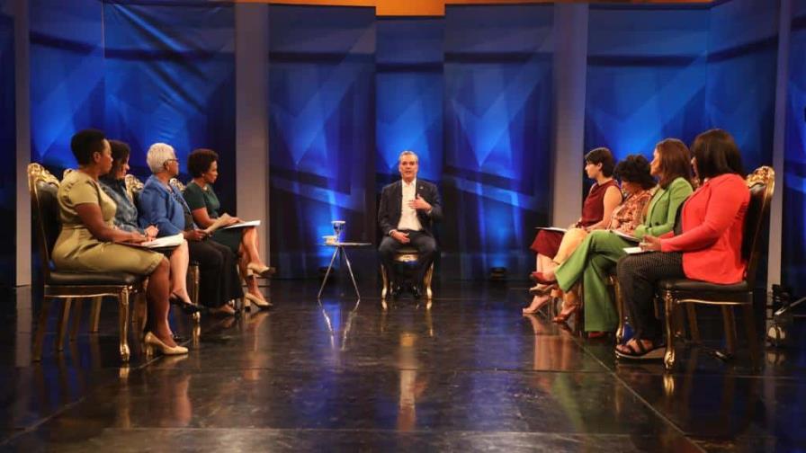 Abinader afirma igualdad social y económica de la mujer deben ser un objetivo nacional Abinader afirma igualdad social y económica de la mujer deben ser un objetivo nacional