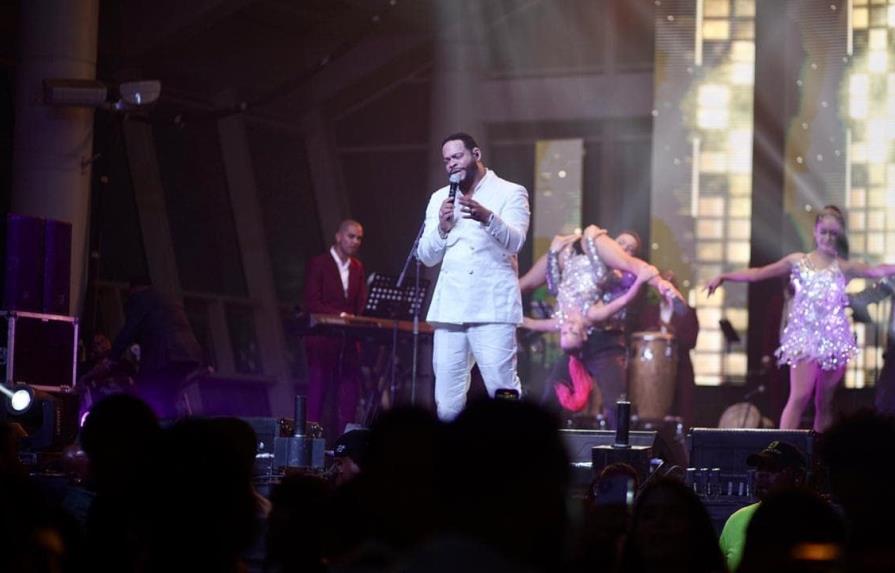 Yiyo Sarante realiza concierto por sus 10 años en la música