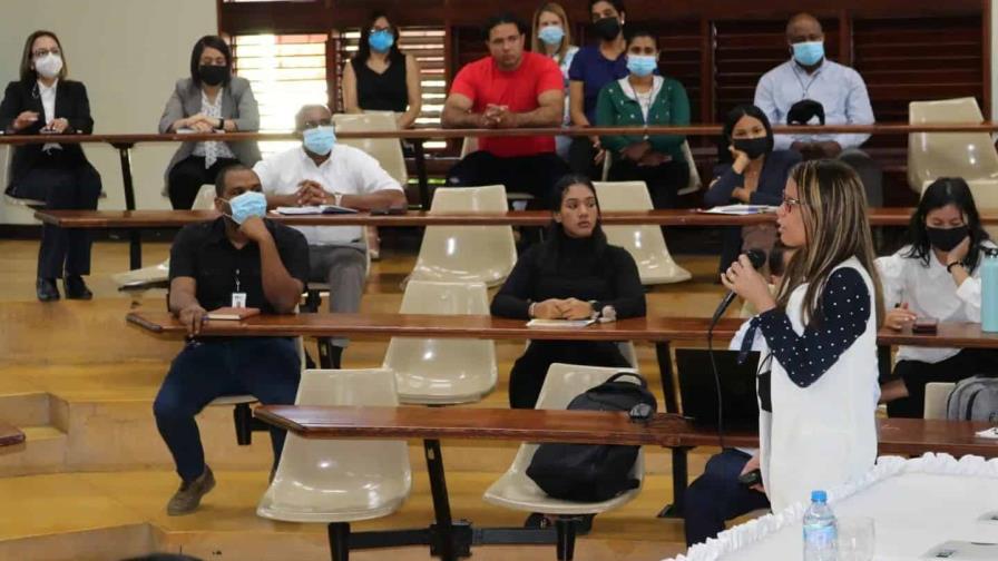 Conadis imparte capacitación para mejorar trato hacia las personas con discapacidad Conadis imparte capacitación para mejorar trato hacia las personas con discapacidad