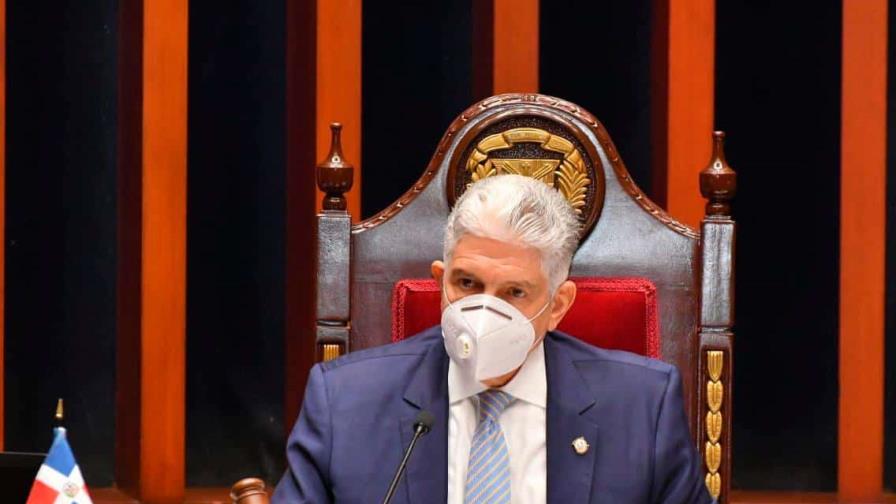 Senado rinde un minuto de silencio a la leyenda de la danza Patricia Ascuasiati