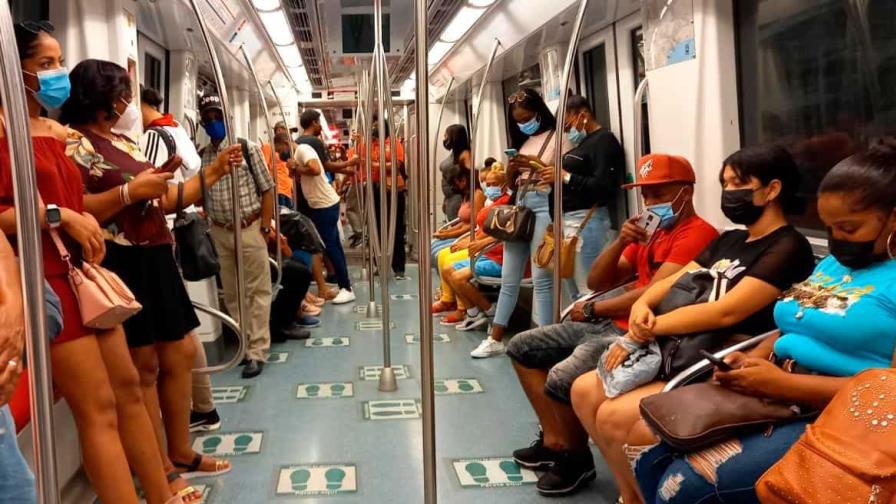 En carrito público, guaguas o a pie: ¿cómo se movilizan las mujeres en el Gran Santo Domingo?