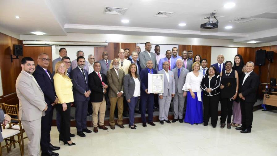 Cámara de Diputados reconoce a la selección de baloncesto que ganó oro en Centrobasket 1977