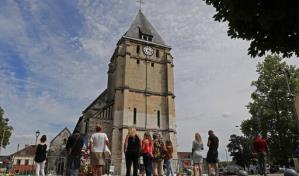 Cuatro condenados por asesinato de cura en Francia