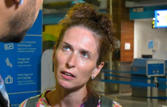 Ucranianos varados en el país partieron hacia Polonia, algunos irán a Ucrania seguido