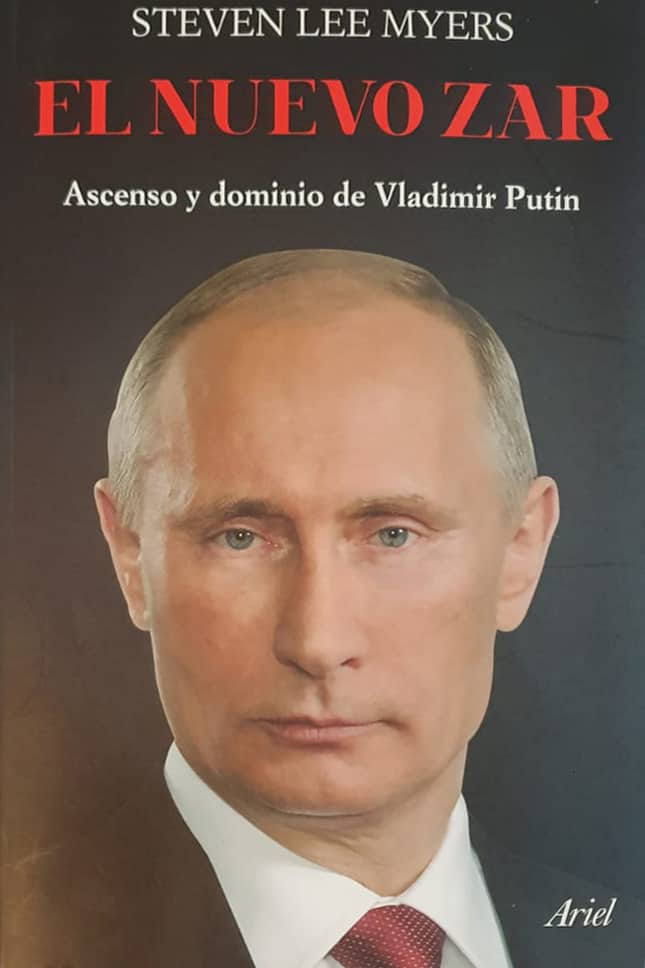 Steven Lee Myers | Ariel, 2018 | 583 págs. | Ascenso y dominio de Vladímir Putin. Un libro para comprender las implicaciones que Rusia puede acarrear para el futuro de todo el planeta.