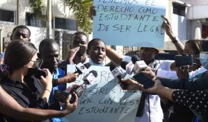 Estudiantes haitianos en RD piden le entreguen pasaportes visados