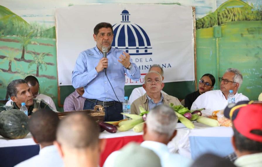 Ministro de Agricultura anuncia construcción de caminos interparcelarios en Puerto Plata