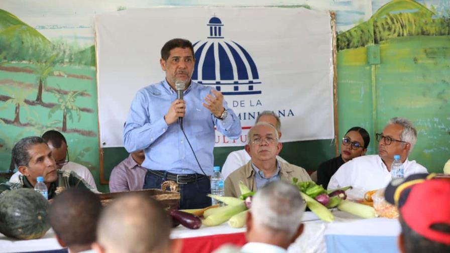 Ministro de Agricultura anuncia construcción de caminos interparcelarios en Puerto Plata
