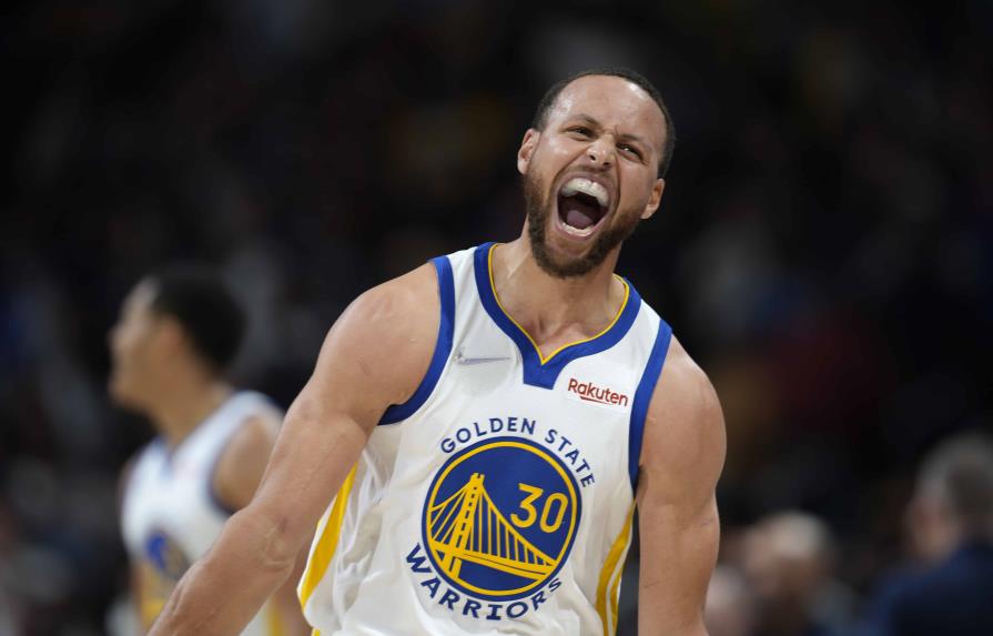 VÍDEO | Curry encesta 34 y Warriors superan a Nuggets 