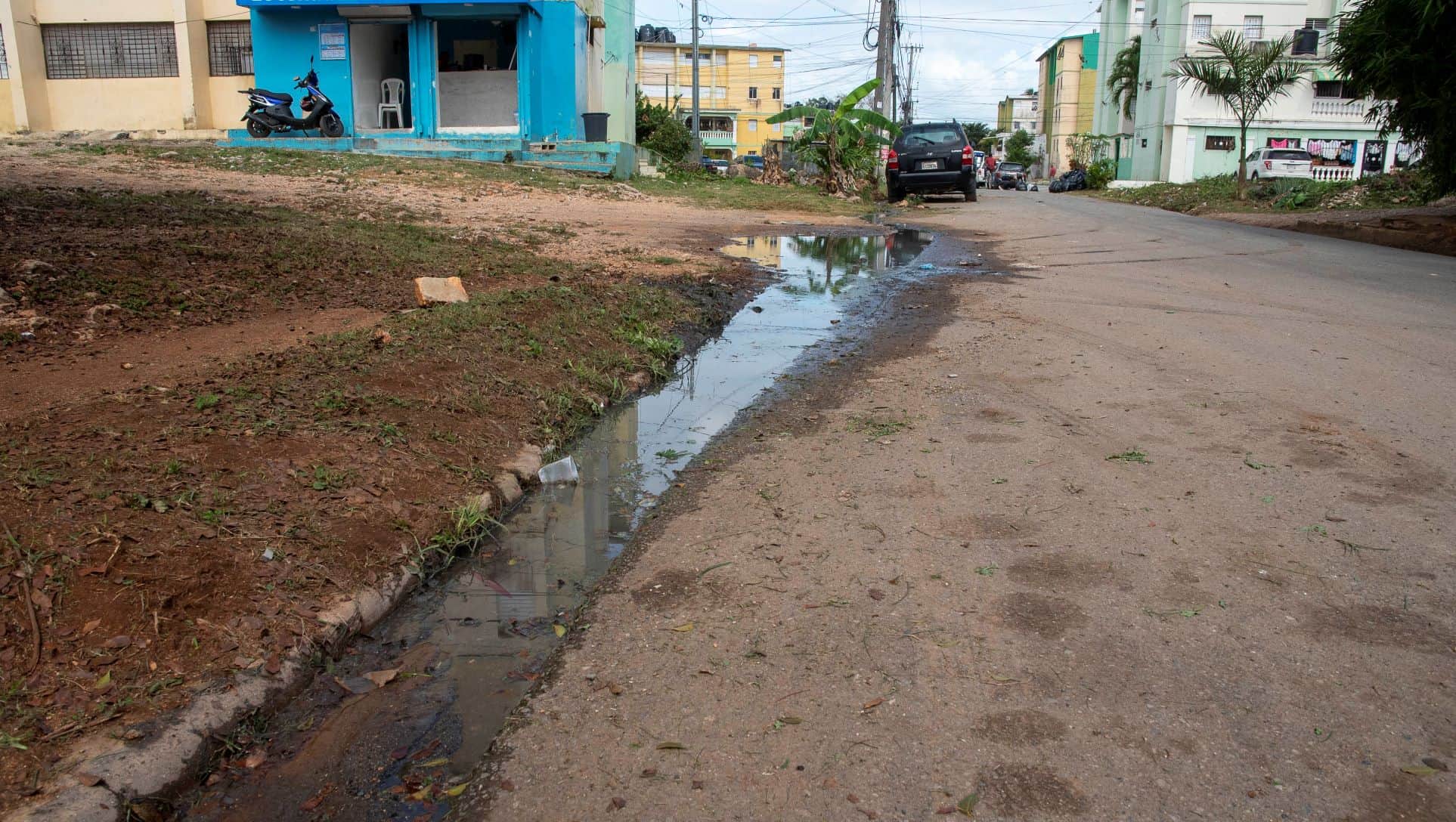 La materia fecal corre por los contenes 