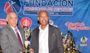 Premian ganadores de torneos de béisbol y softbol en Nueva York