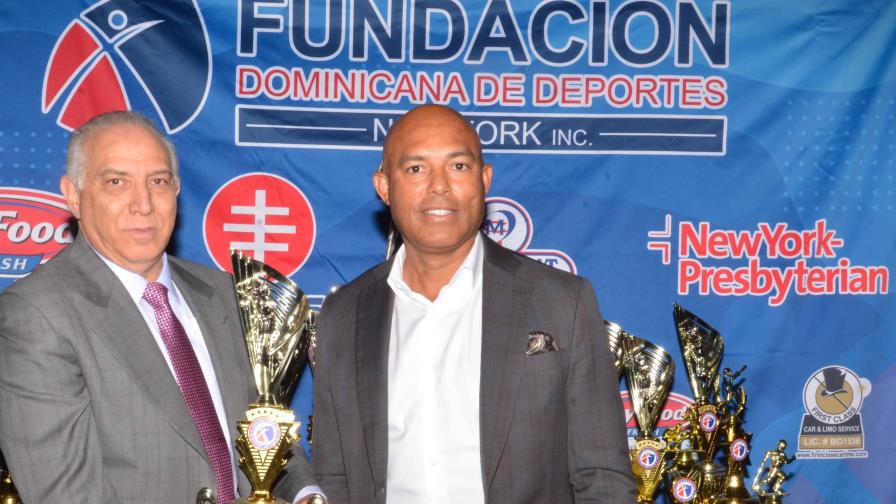 Premian ganadores de torneos de béisbol y softbol en Nueva York Premian ganadores de torneos de béisbol y softbol en Nueva York