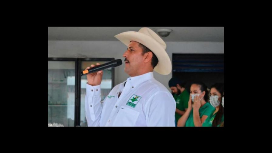Asesinan a alcalde y a otras cinco personas en región mexicana azotada por el narcotráfico Asesinan a alcalde y a otras cinco personas en región mexicana azotada por el narcotráfico