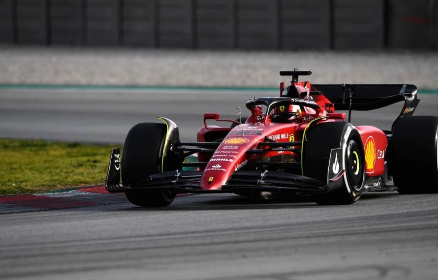 Fórmula Uno: Sainz lidera prueba en Bahrein