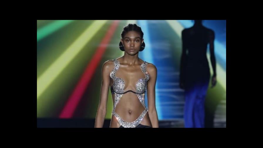 Sujetador a la vista, la propuesta de Andres Sardá en la pasarela de Madrid