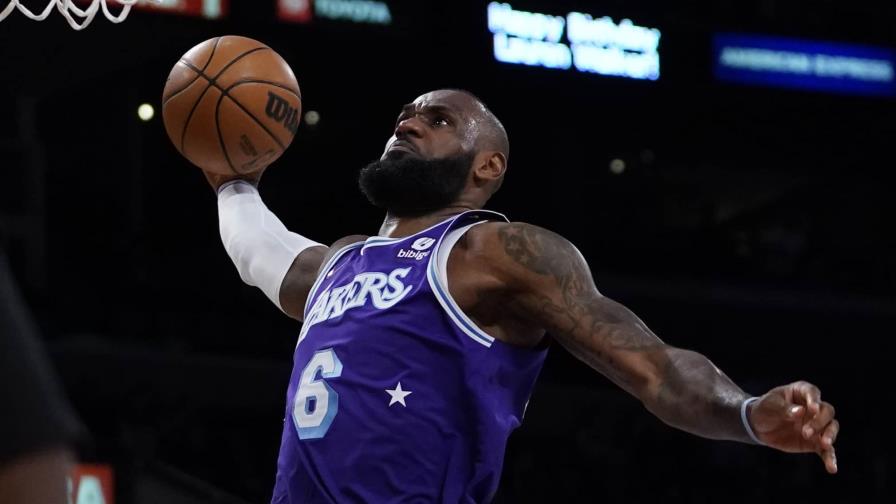 VÍDEO | LeBron encestó 50 puntos para liderar la victoria de los Lakers VÍDEO | LeBron encestó 50 puntos para liderar la victoria de los Lakers