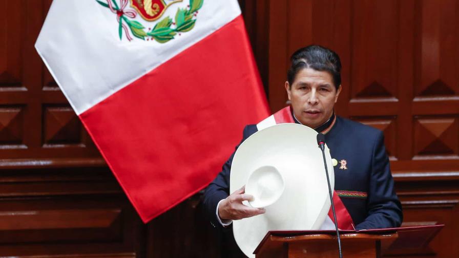 Presidente de Perú pide hablar ante el Congreso el próximo martes 15