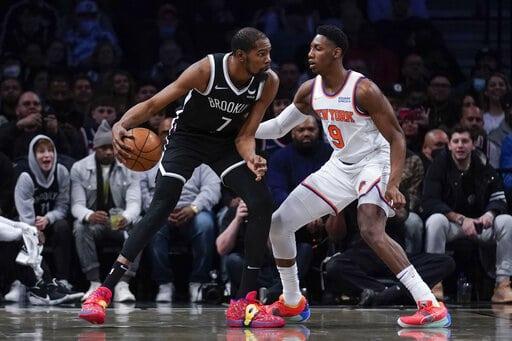 Kevin Durant anota 53 puntos y los Nets vencen 110-107 a Knicks