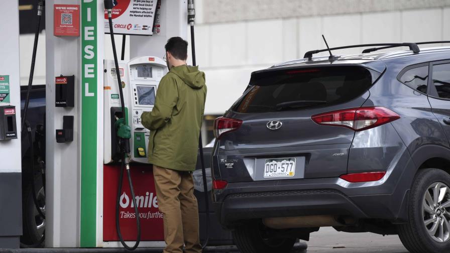 Gasolina llega al récord de 4.43 dólares por galón en EEUU Gasolina llega al récord de 4.43 dólares por galón en EEUU