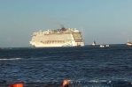 Encalla crucero en muelle de Puerto Plata