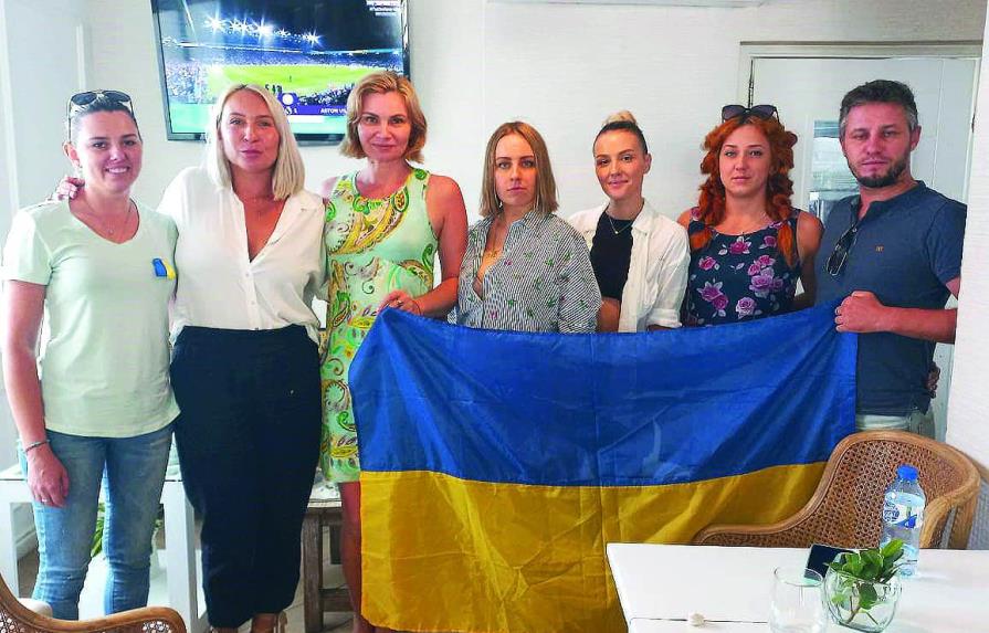 Ruso alberga a ucranianos varados en la zona de Bávaro
