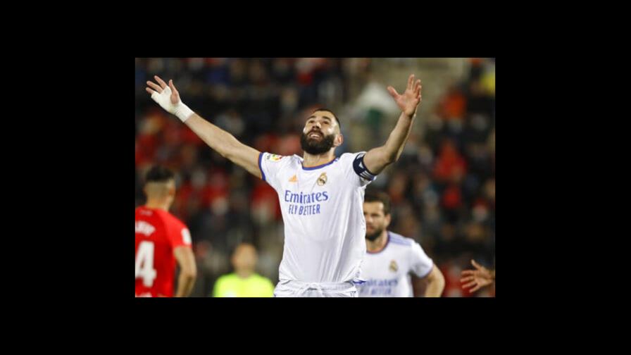Benzema sigue encendido y el Real Madrid se aleja en la cima