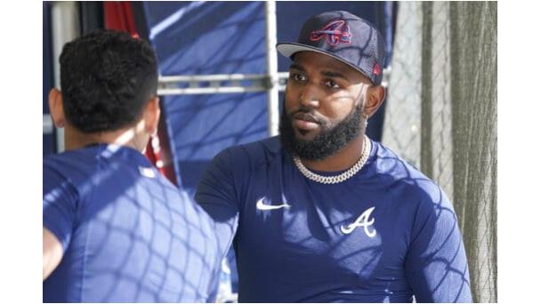 Ozuna se reincorpora a Bravos, ofrece disculpas