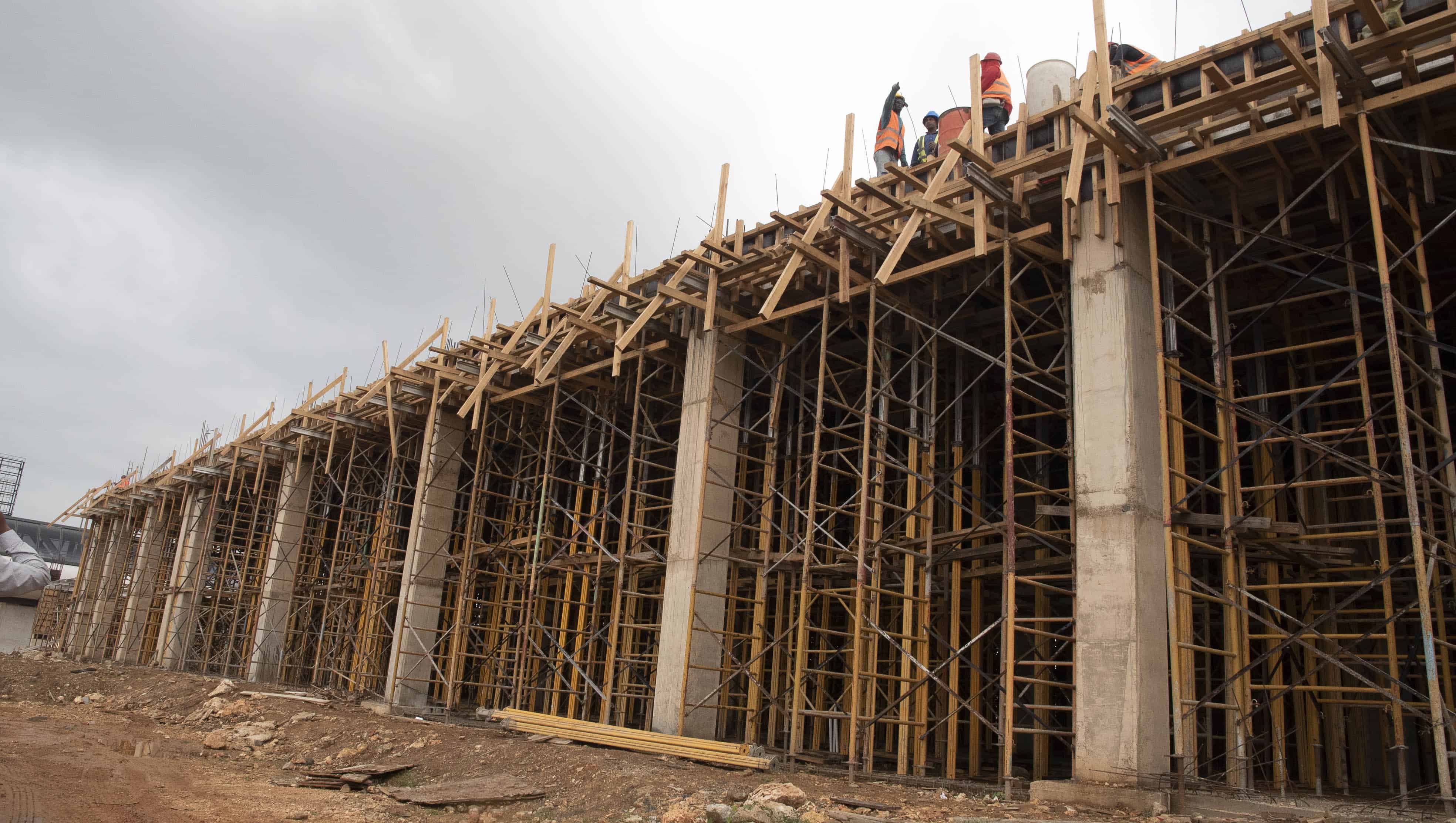 La losa del garaje ya fue vaciada.