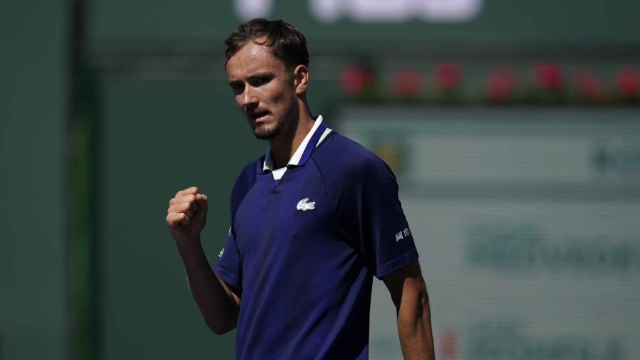 Medvedev deja el número uno mundial en Indian Wells; Nadal avanza a octavos